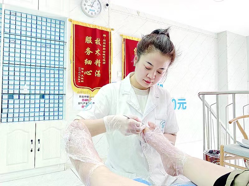 半島晨報：修腳師羅丹8年服務(wù)近萬人次屢獲表揚(yáng)